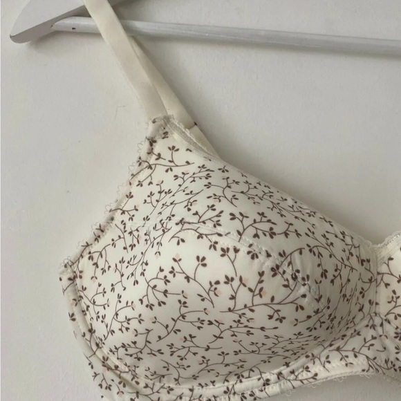 M&S Winter White Non-wired Lightly Padded Bra  36A, 36B, 38A - Picture 2 of 5